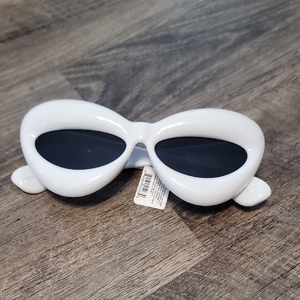 Stylish Women's White Sunglasses